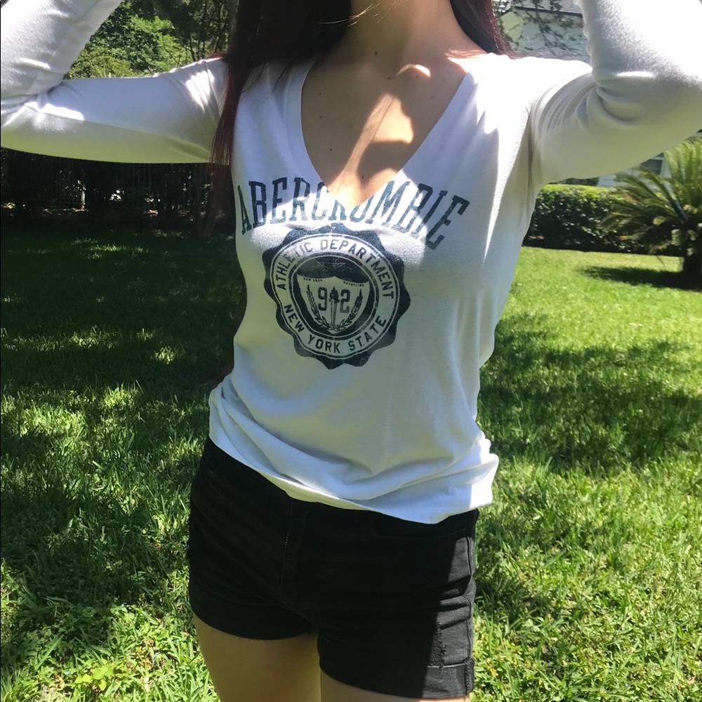 Abercrombie & Fitch long-sleeved v-neck shirt!